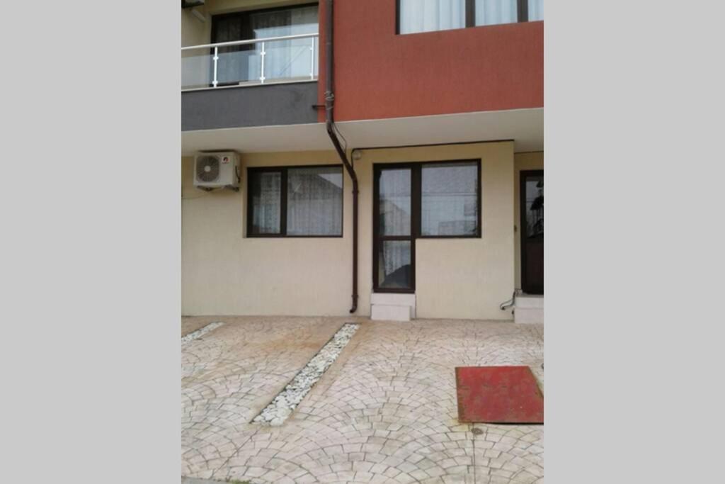 Приятный Отдых В Студии На Море В Сарафово Apartment Burgas Bagian luar foto