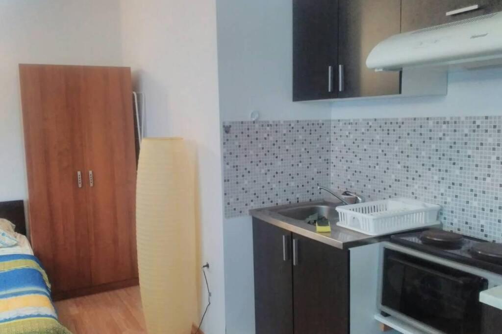 Приятный Отдых В Студии На Море В Сарафово Apartment Burgas Bagian luar foto