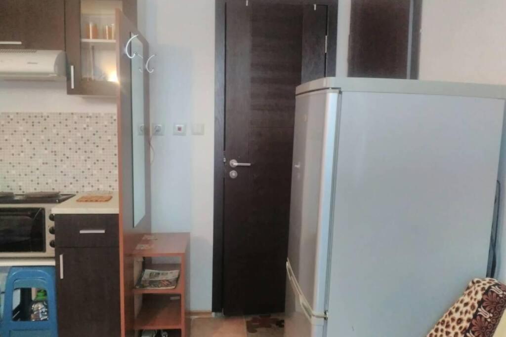 Приятный Отдых В Студии На Море В Сарафово Apartment Burgas Bagian luar foto